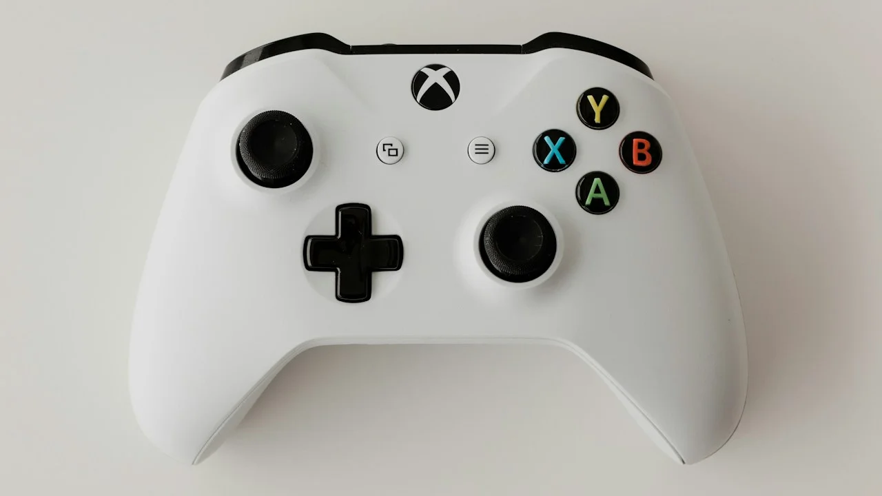 Backbone One Gen 2 vs Razer Kishi Ultra: Zero-Latency Mobile Controller Showdown